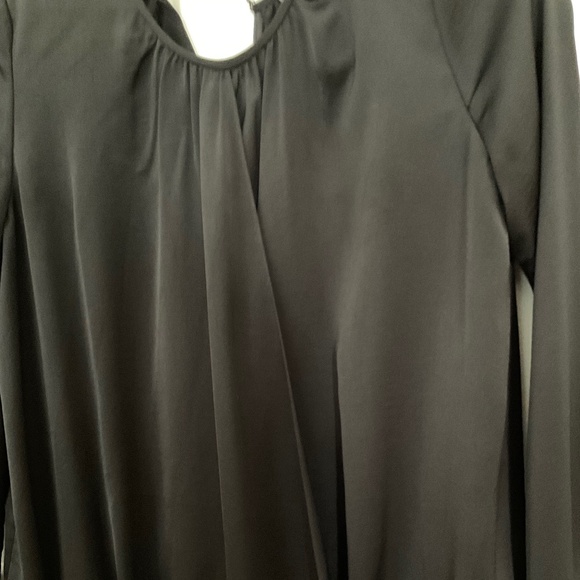 Vince Elegant  Blouse - Picture 5 of 5